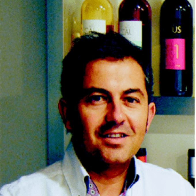 PATON INSENSE LOPEZ – Manager General «Enoteca La Central»
